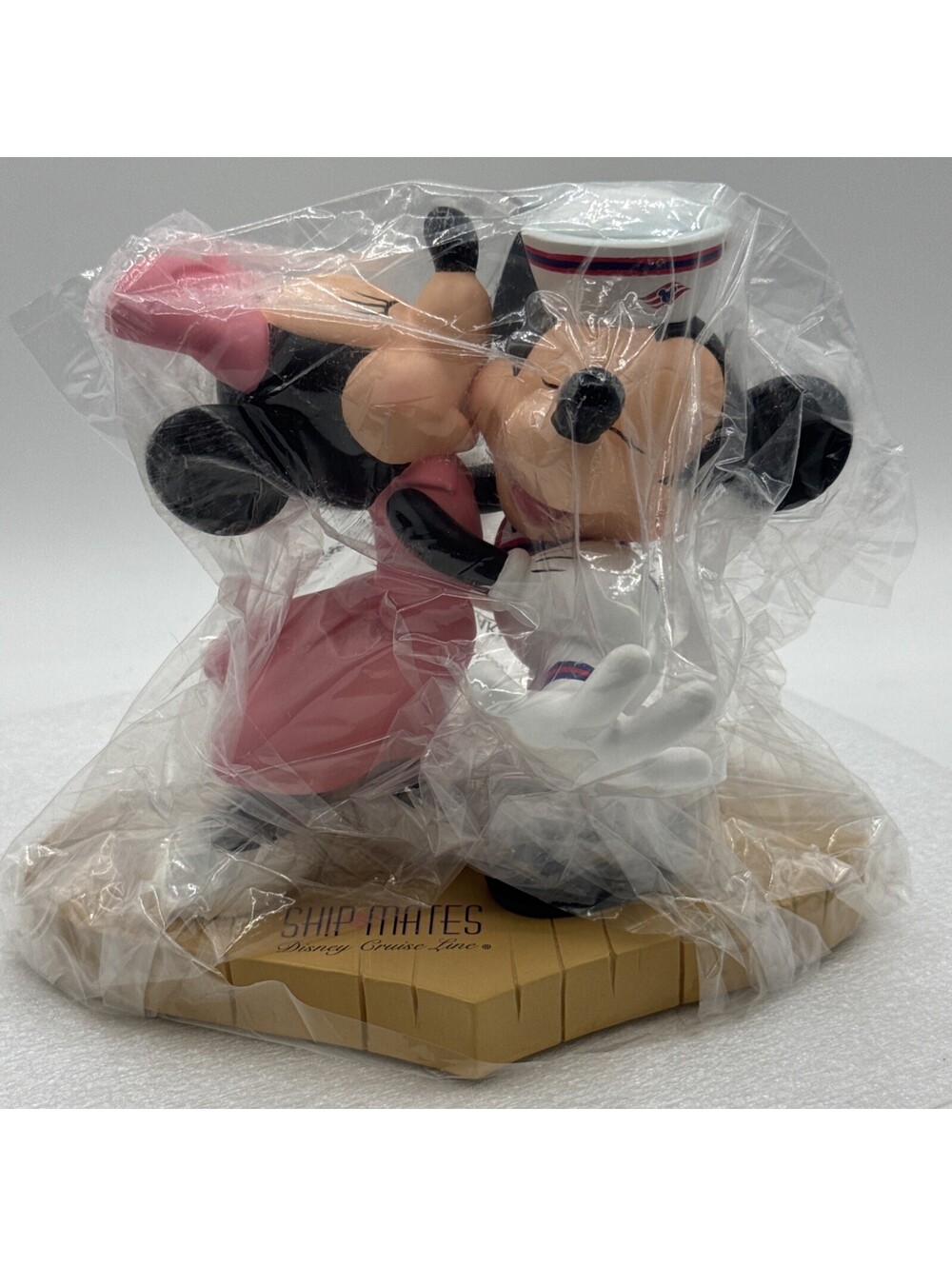 2006 Disney Cruise Lines Resin Figurine Sailor Mickey & Minnie Shipmates Kissing